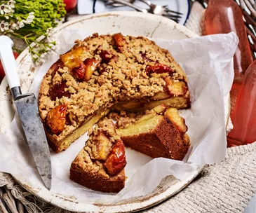 apple streusel cake