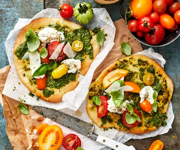 Fresh tomato pizzettas