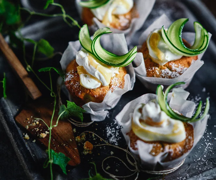 Cucumber, gin and lemon cakelettes