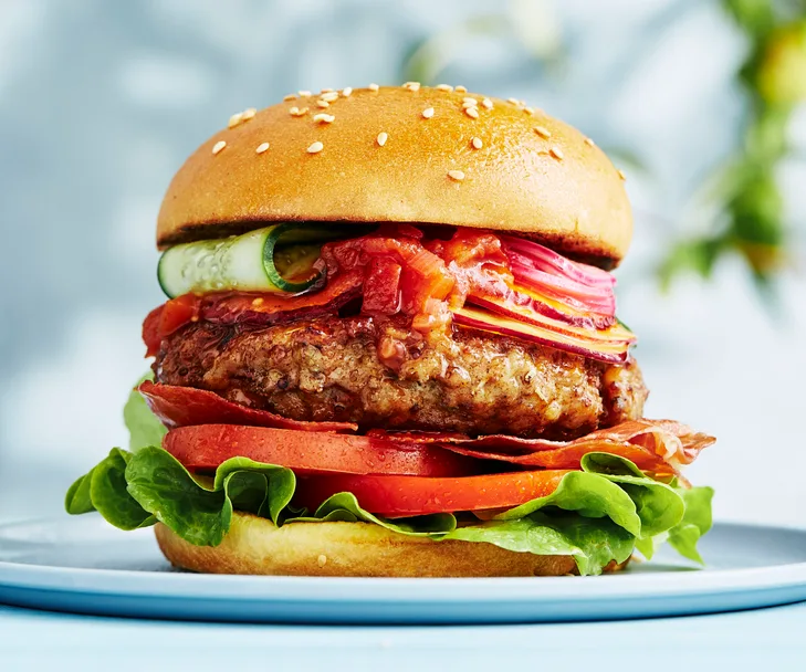 Peach and pork burger with smoky nectarine relish