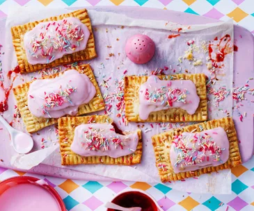 Strawberry pop tarts