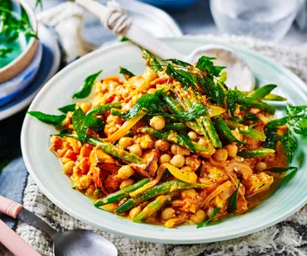 paneer and chickpea vegetarian curry in a bowl