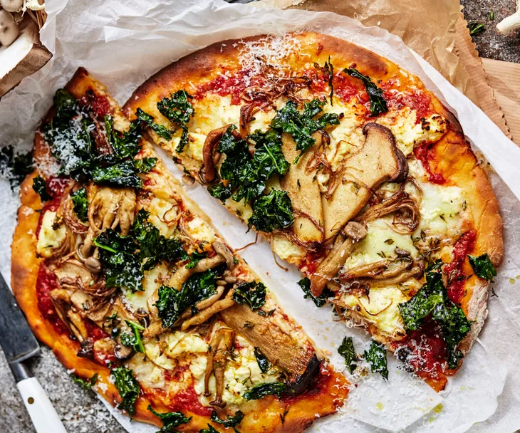 No-knead pizza with mushroom and crispy cavolo nero