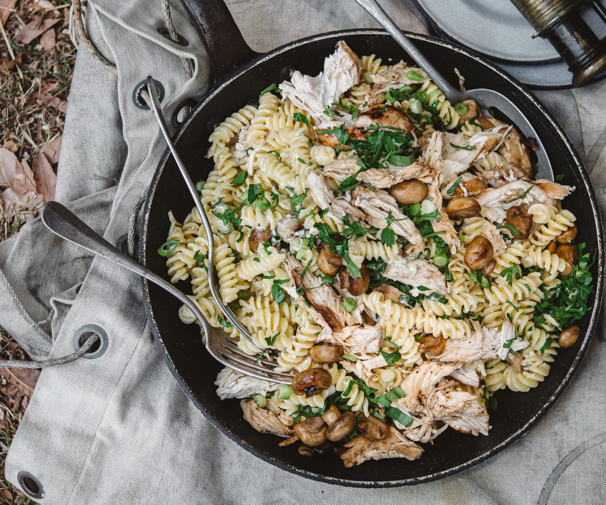 CHICKEN, FETTA AND MUSHROOM PASTA