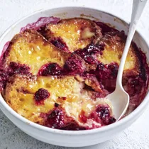 air fryer bread and butter pudding with raspberries and lemon curd