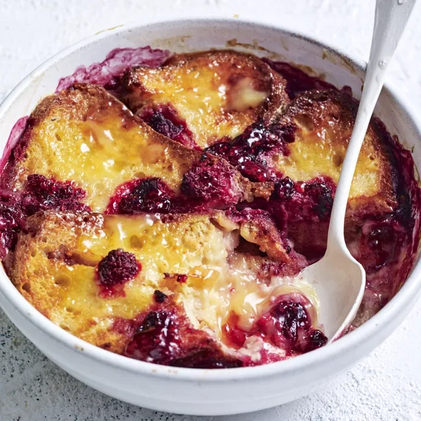 air fryer bread and butter pudding with raspberries and lemon curd