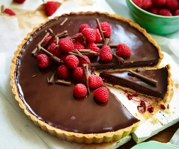 Raspberry, hazelnut and chocolate tart