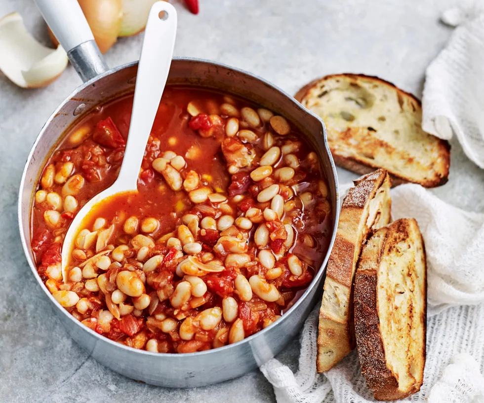 CHILLI BEANS WITH TOMATO SAUCE