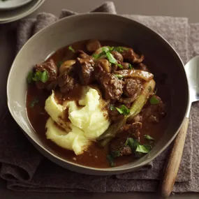 beef with red wine in slow cooker