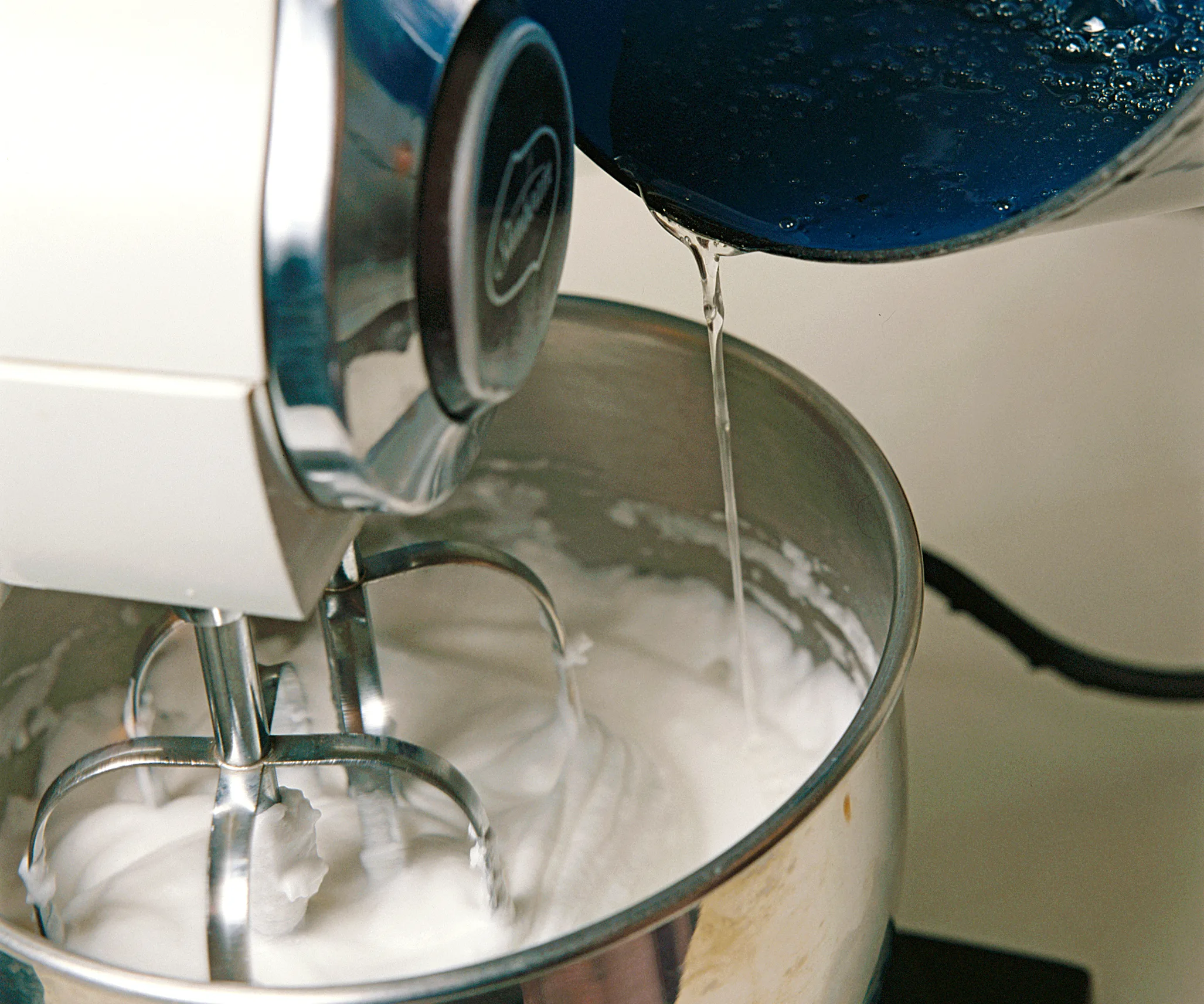 Fluffy frosting