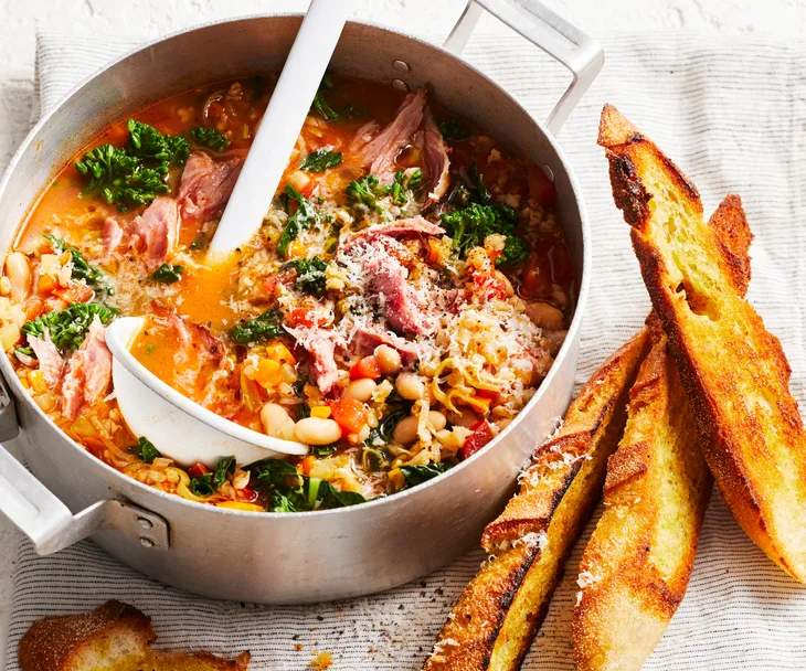Minestrone with barley and greens