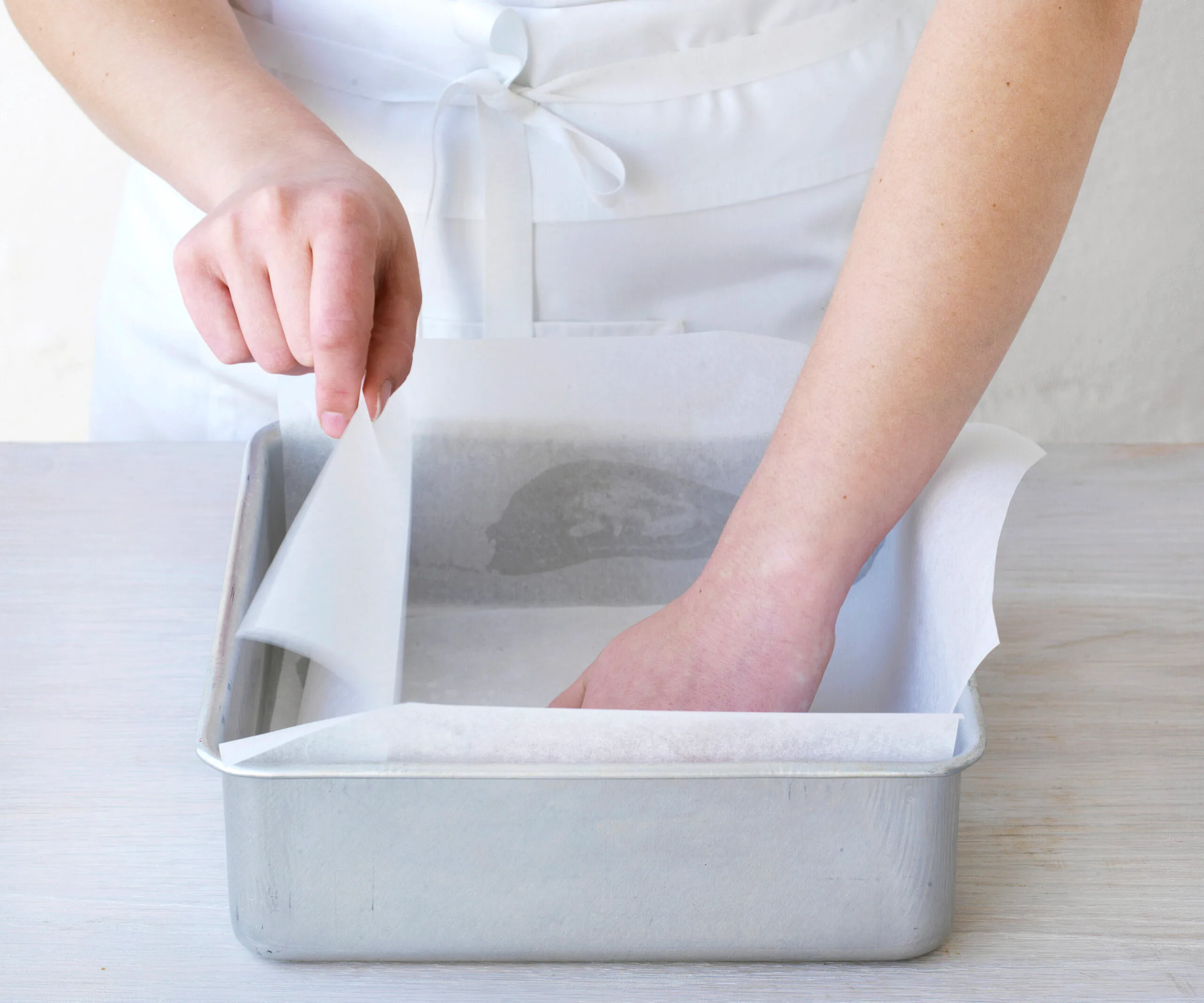 How to line a baking tin