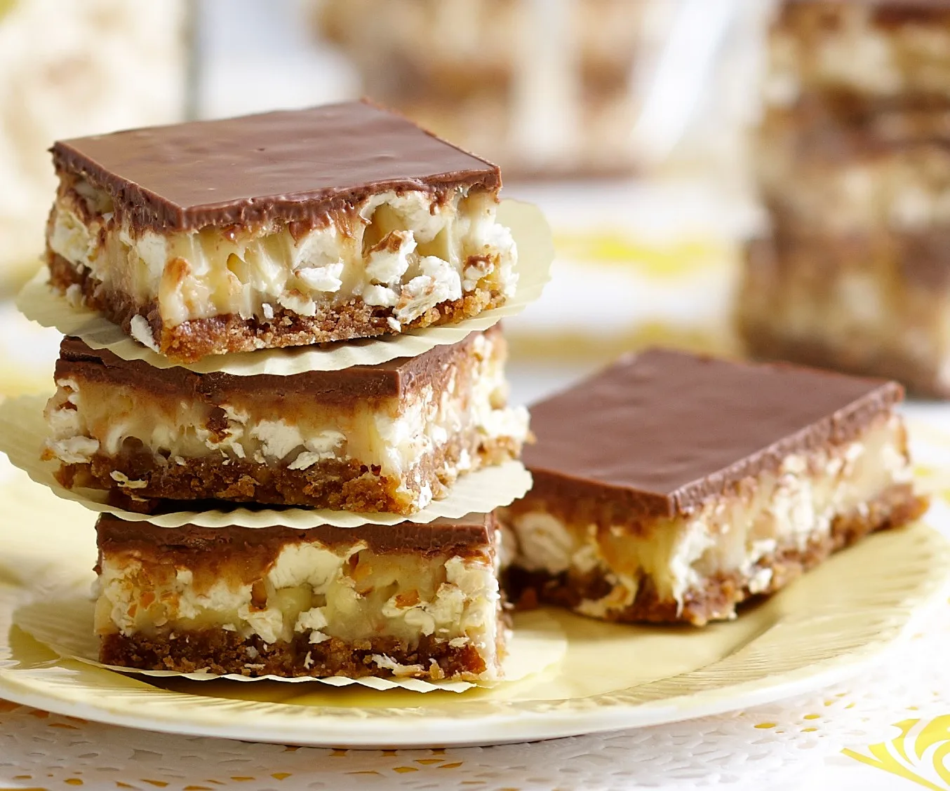 Popcorn butterscotch squares-image