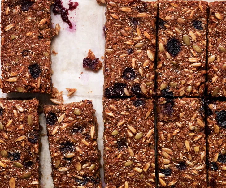 Blueberry breakfast muesli bars