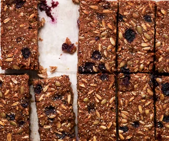 Blueberry breakfast muesli bars