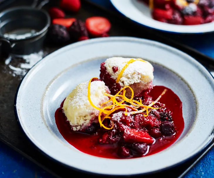 Slow-cooker five-ingredient berry cobbler
