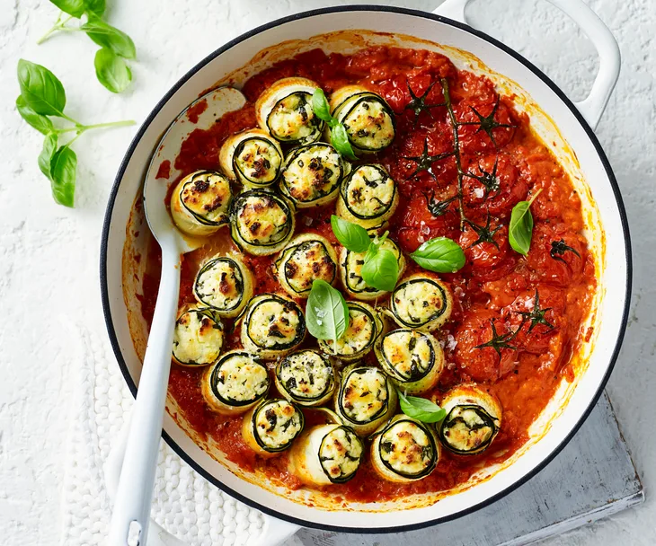 Ricotta zucchini rolls with roasted tomato sauce