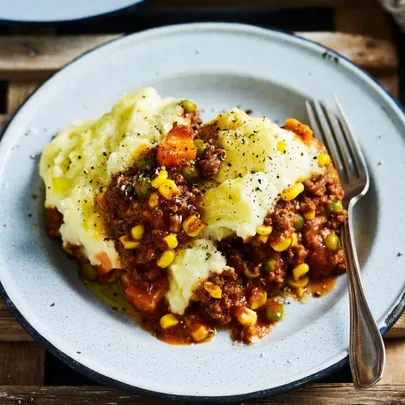 Easy slow cooker five ingredient cottage pie