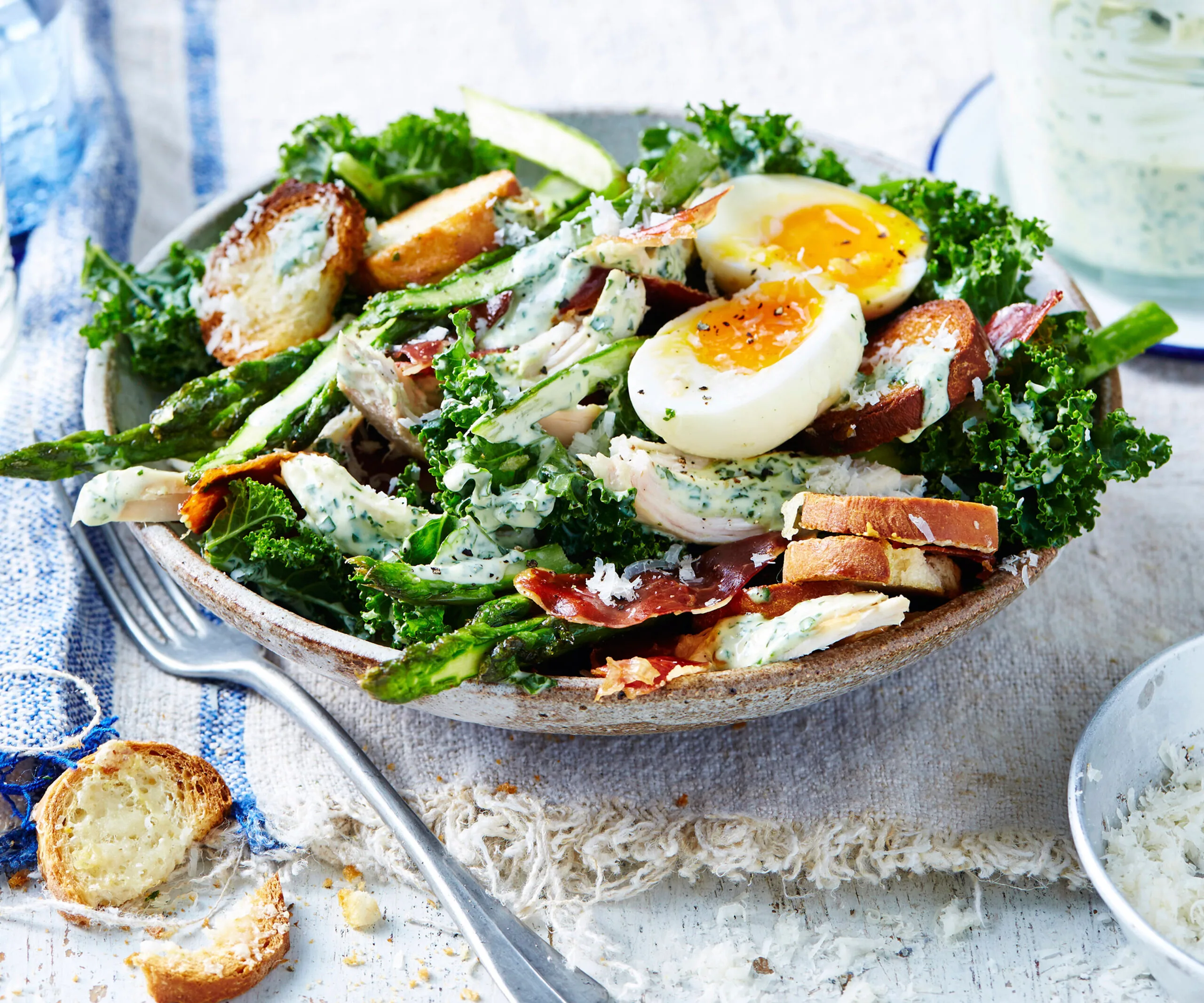 Chicken caesar salad with asparagus and kale-image