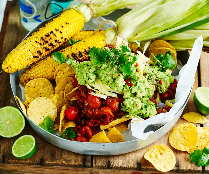 Black bean chilli with guacamole and corn chips