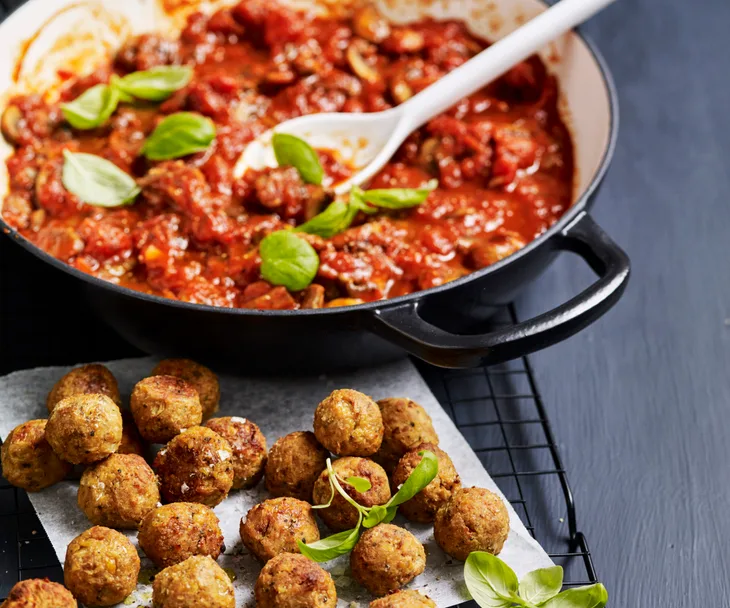 Chickpea &lsquo;meatball&rsquo; cacciatore