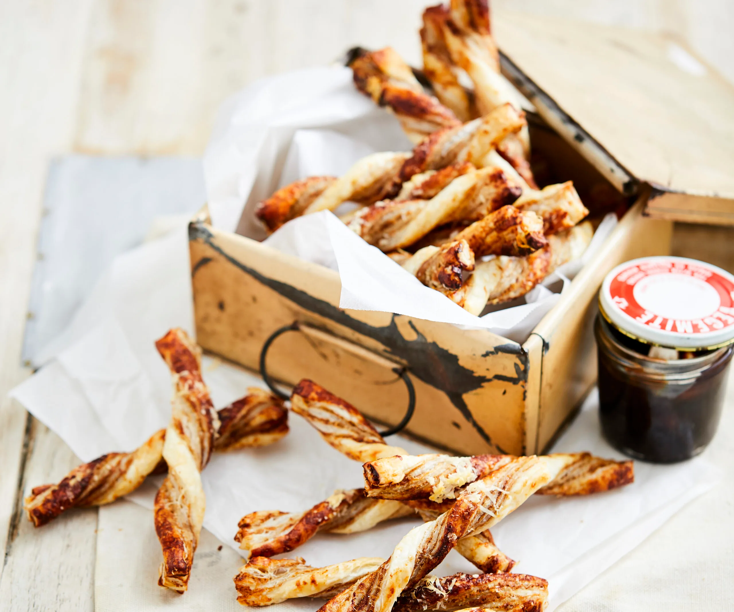 VEGEMITE CHEESE STRAWS
