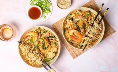 Classic Asian bowl dish