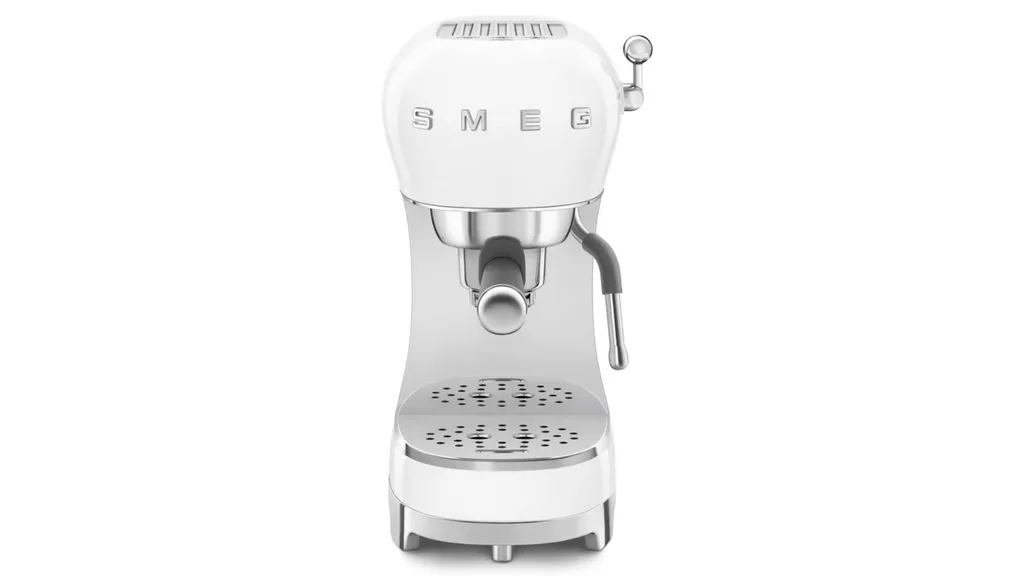 Smeg '50s style retro espresso machine in white.