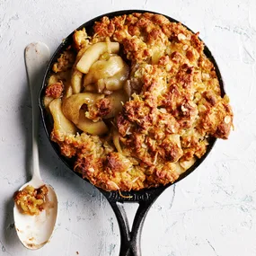 Anzac biscuit apple pie