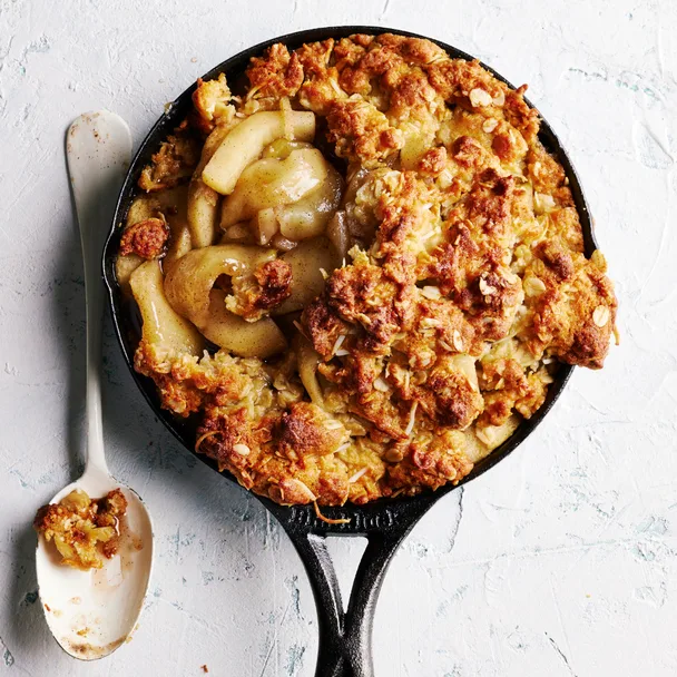 Anzac biscuit apple pie