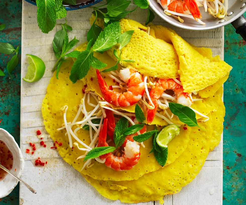 vietnamese pancakes with prawns