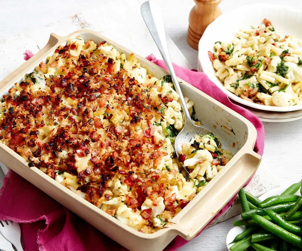 Cauliflower pasta bake