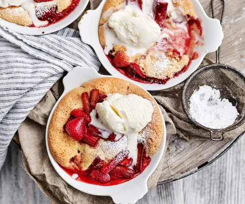 rhubarb and strawberry sponge pudding