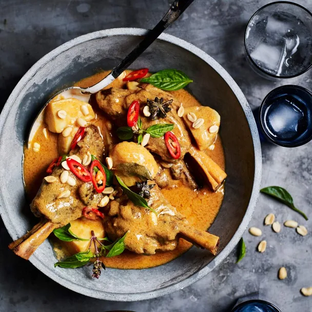 Slow cooker lamb shanks massaman