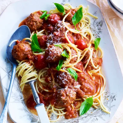 Slow cooker meatballs in tomato sauce