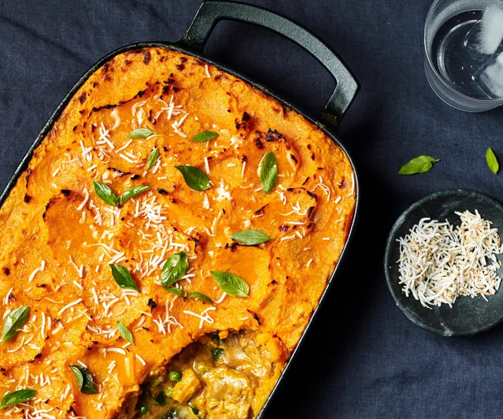 Yellow curry chicken cottage pie