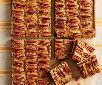 Coffee pecan slice