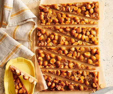 Caramel macadamia slice