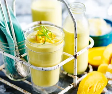 Mango and almond smoothie