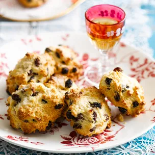 rock cakes on a plate