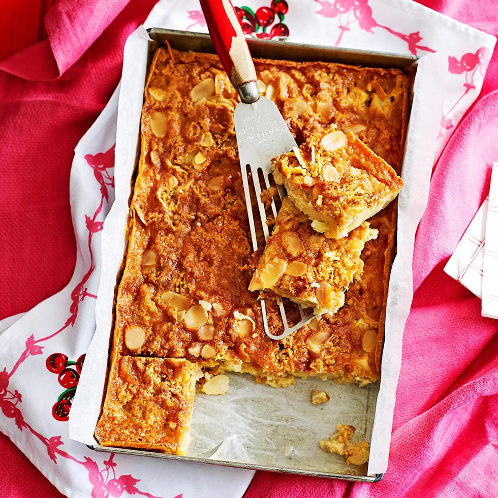 Julie Goodwin's apple crumble slice