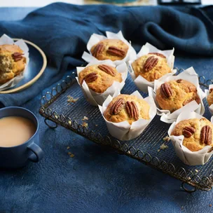 Easy banana muffins with pecans