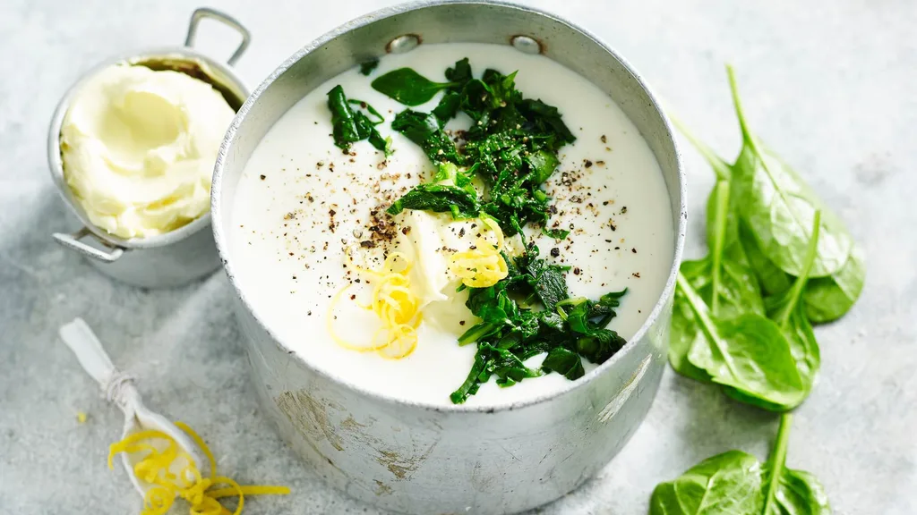 How to make bechamel sauce with spinach