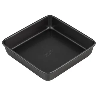 Maxwell & Williams BakerMaker Non-Stick Slice Pan 22.5cm (Amazon)