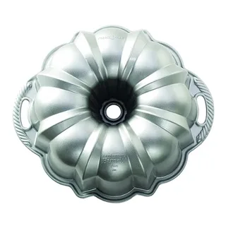 Nordic Ware Anniversary Bundt Cake Pan (Amazon)