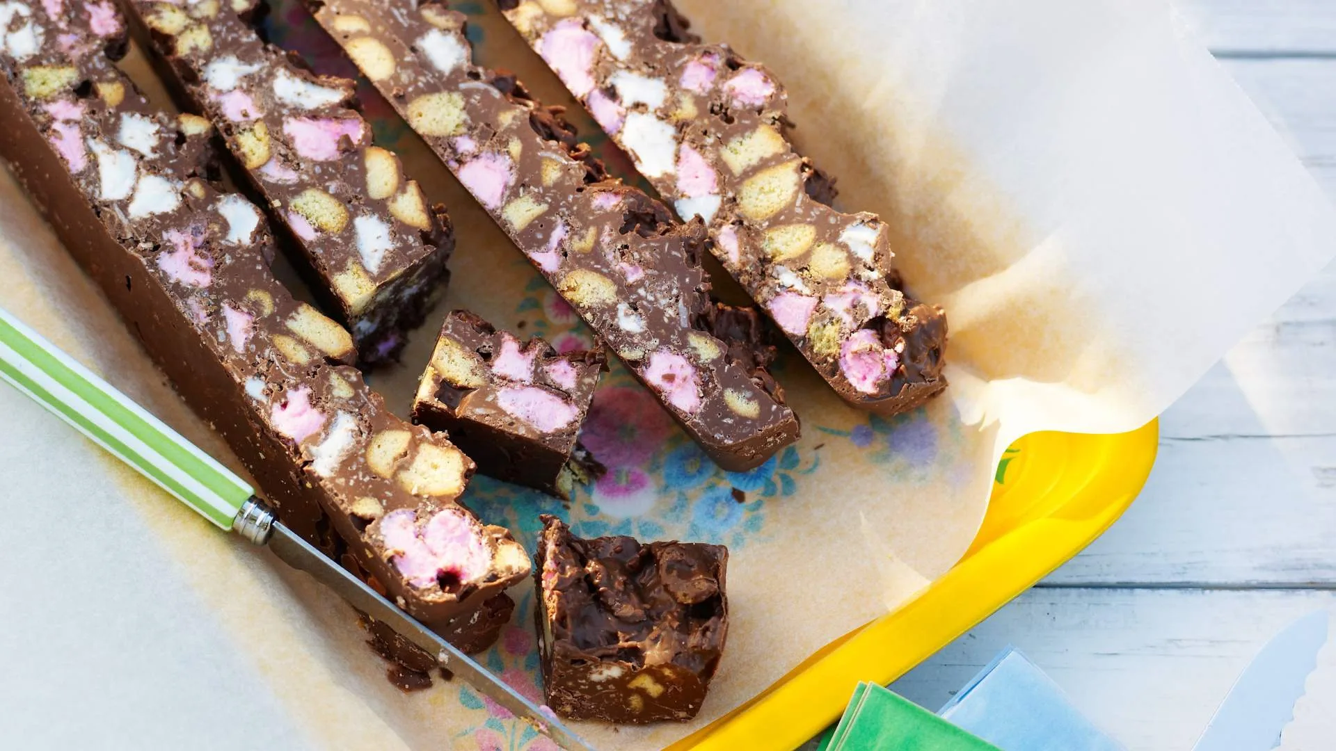 Easy Rocky Road Slice Recipe