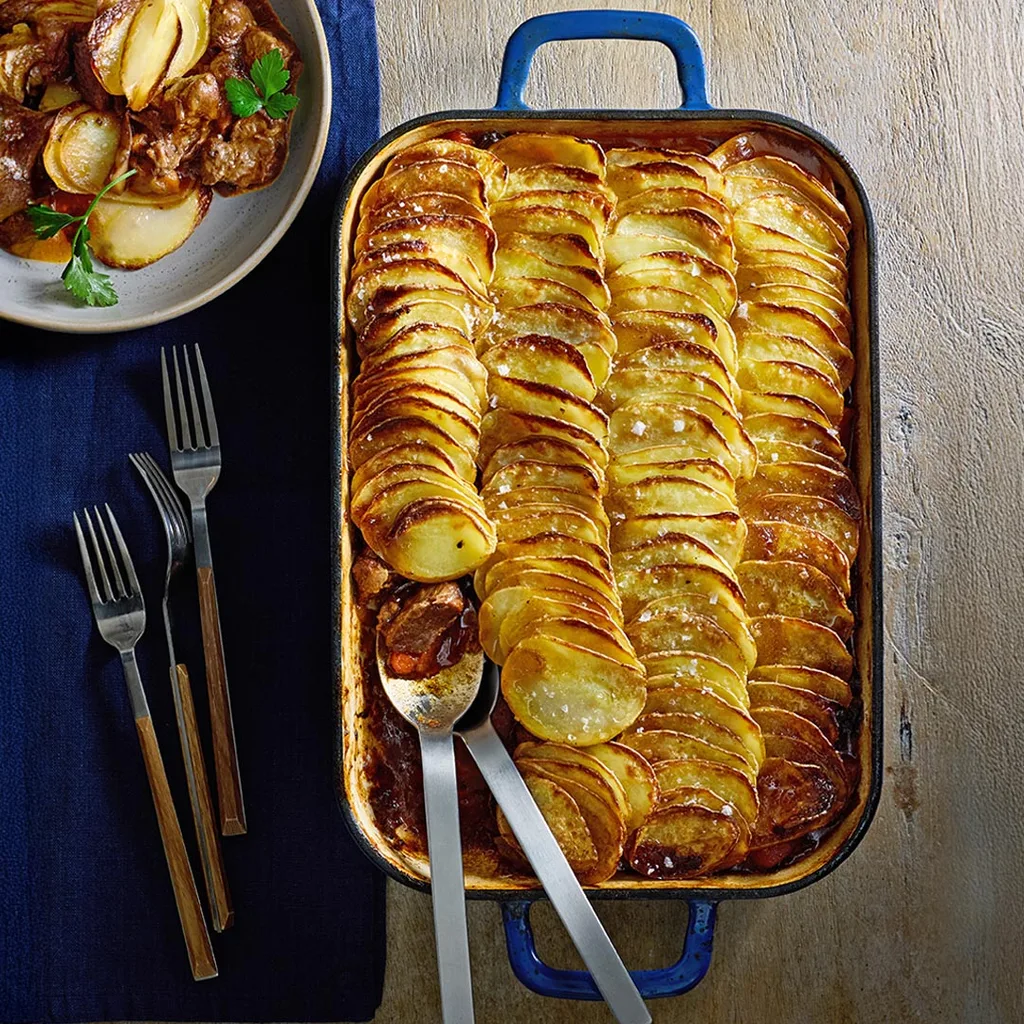 Steak, caramelised onion & potato pie