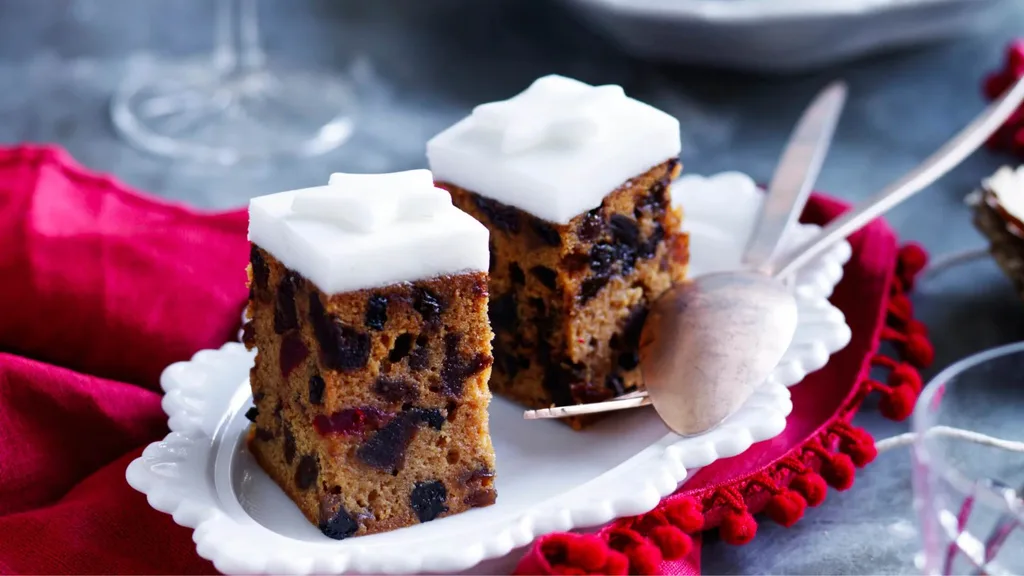 Ginger beer fruit cake with ready-made icing