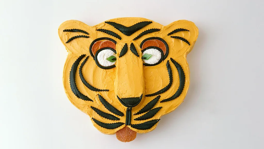 Timothy tiger cake