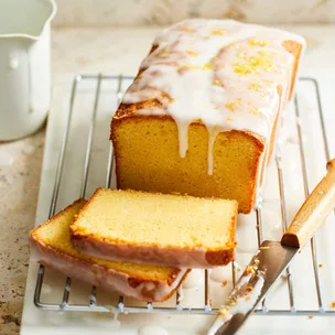 Lemon loaf cake with lemon drizzle